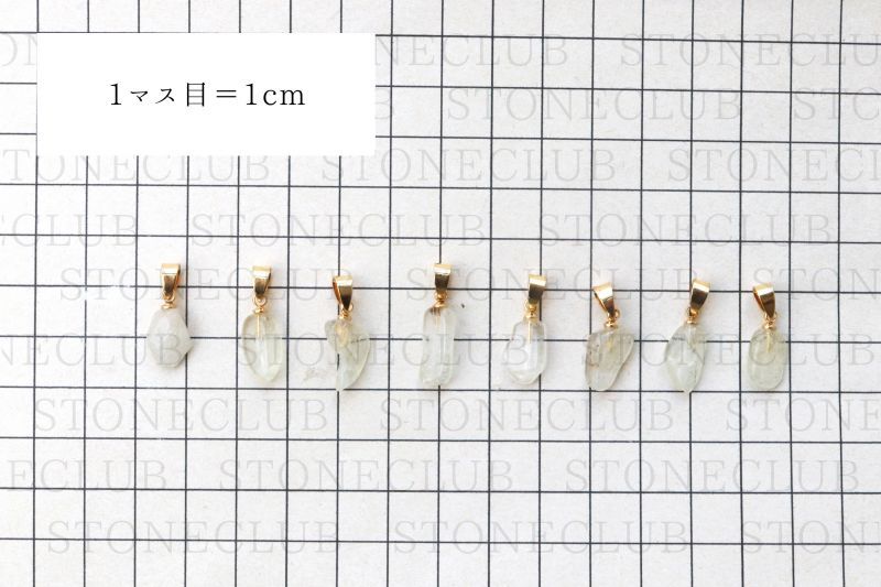 方眼紙比較((A)約3.2×18.8×6.4mm~5.6×21.5×8.9mm(カン付き最大))