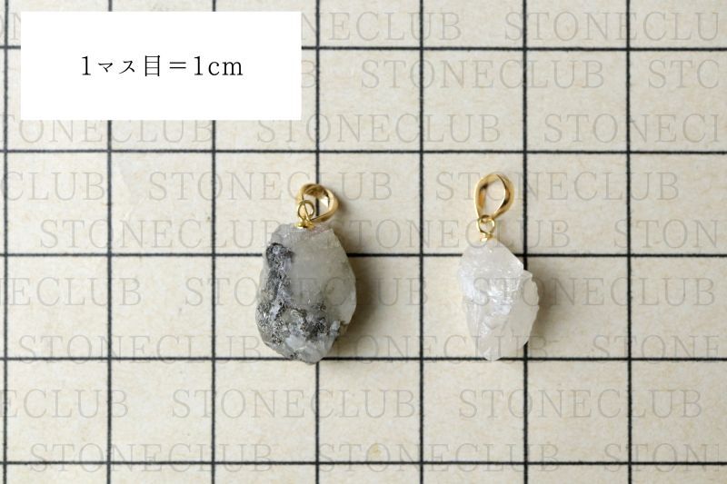 方眼紙比較((B)トップ約7.8×17.2×8.2mm~9.5×18×10mm)