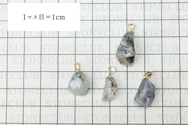 方眼紙比較((D)トップ約8.1×19.8×7.7mm~11×25.8×7.9mm)