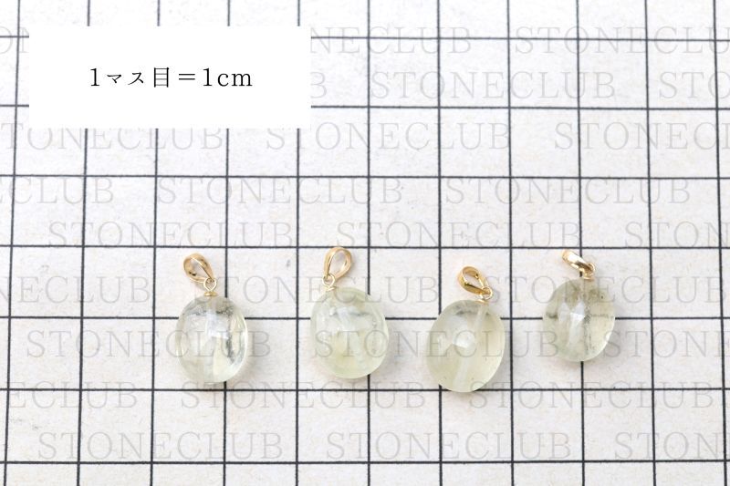 方眼紙比較((B)約9.6×6.7×18.5mm~10.6×5.2×20mm(カン付き最大))