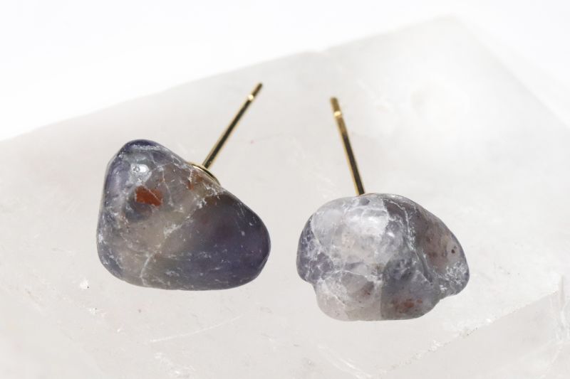 ゴールド:約8.3×7.6×17mmから11.4×9.5×21.4mm