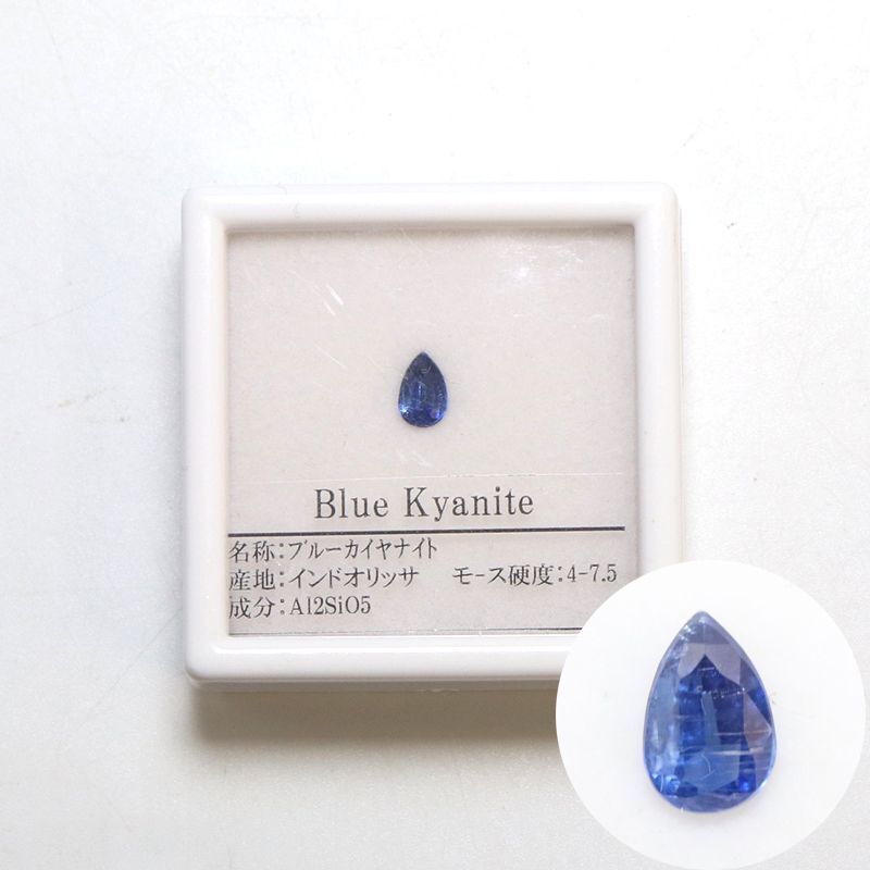 約6mm(0.6ct)