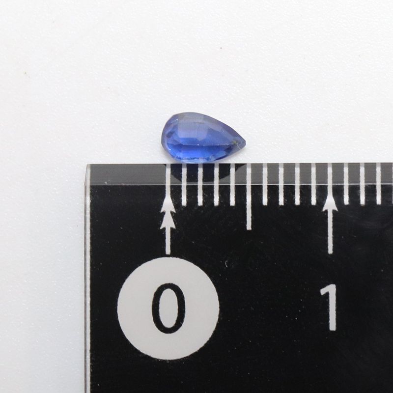 約5mm(0.3ct)