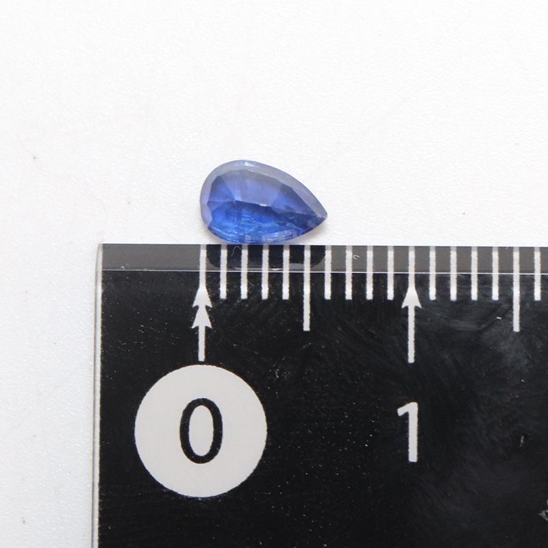 約6mm(0.6ct)
