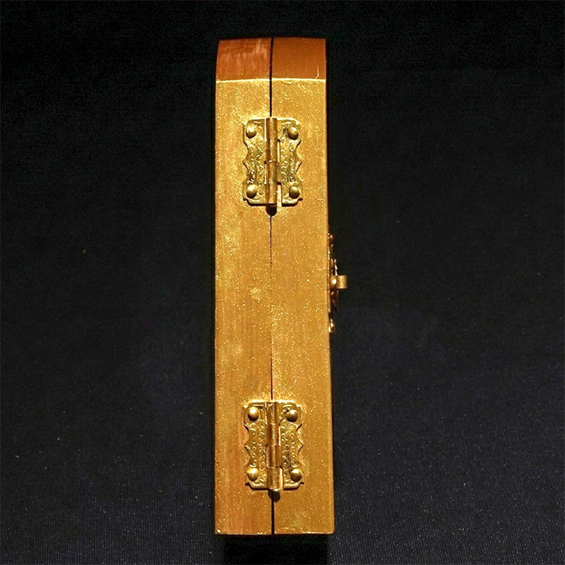柘植の木彫り　八尊仏　平型　ゴールド　約幅7×奥2.5×高10cm（開扉時約幅14cm）彫り物 [co-g3453]