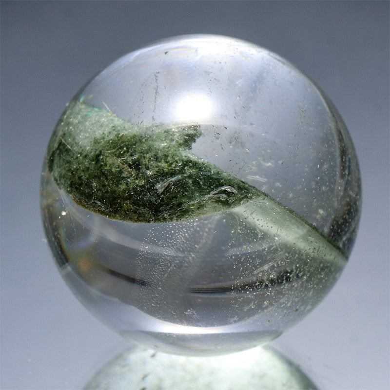 ルチル入りマニハール水晶＜インド/マニハール地方産＞　ヒマラヤ水晶　丸玉　 [co-g3093]