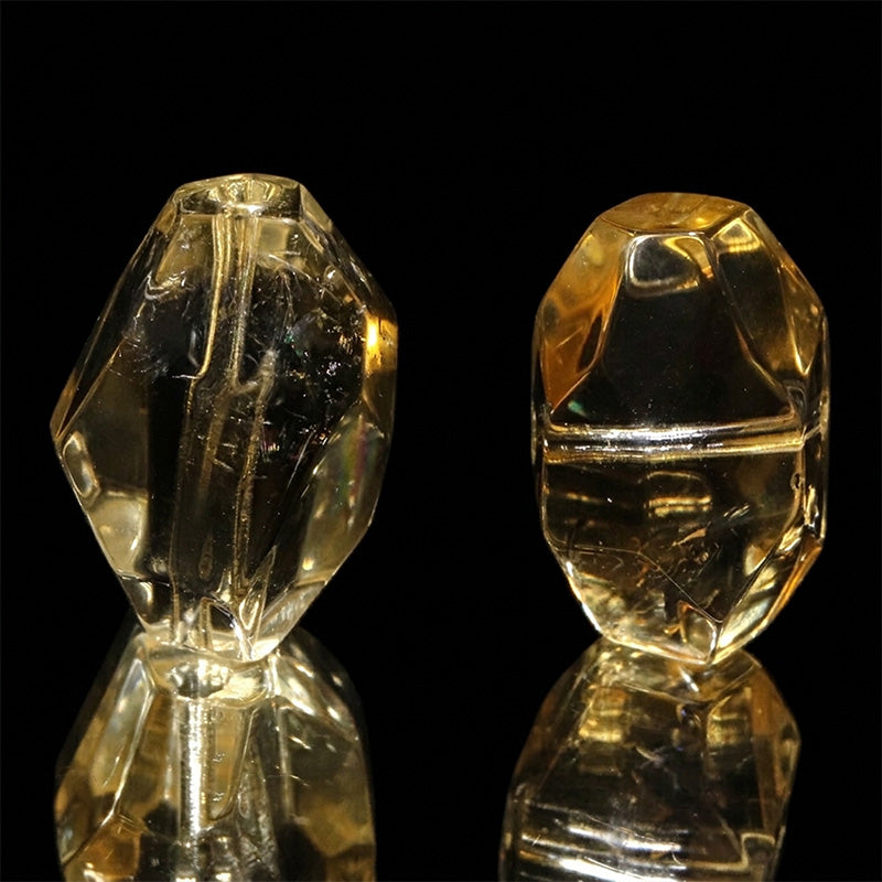 シトリン＜ブラジル産＞　穴あり　約横7～12×縦10～17mm　天然石パーツ　ランダム発送　 [co-g3392]