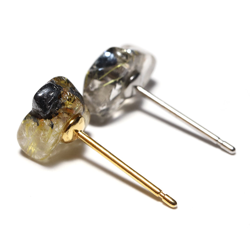 ヘマタイトインルチルクォーツ＜ブラジル産＞　約6〜8.2×8〜10mm　突き刺し型ピアス　ステンレス製 [co-g3100]