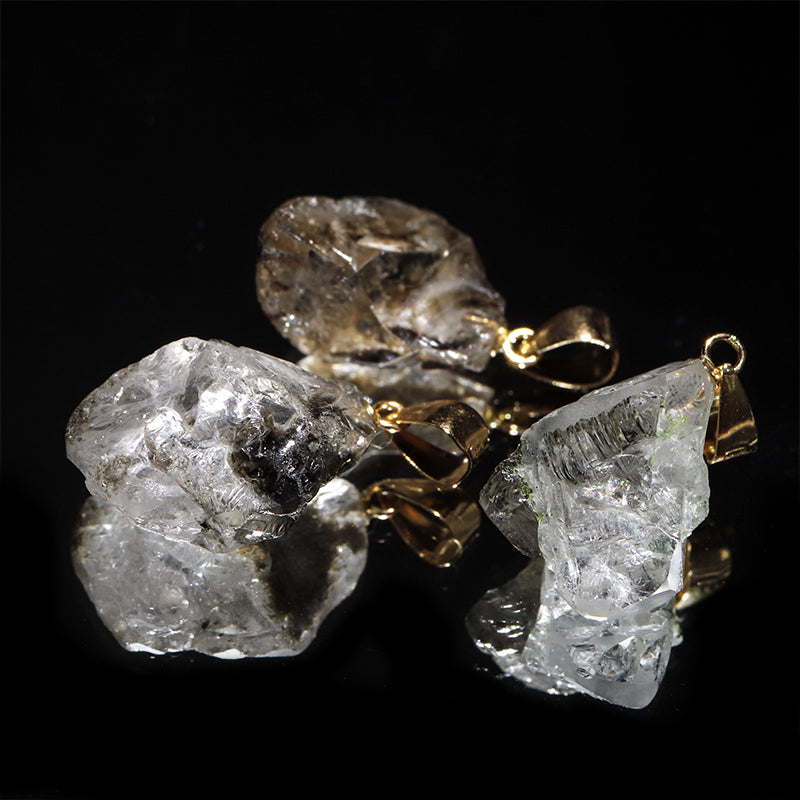 フェナカイト＜ロシア産＞　原石　約5.8～9.5×7～16mm　K18　ゴールド　ペンダントトップ　ランダム発送 [co-g2918]