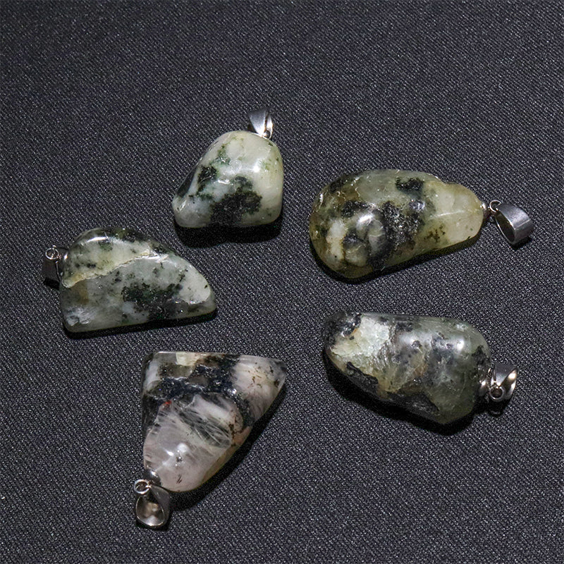 フェナカイト＜ブラジル産＞　原石　約9～20×11～26mm　ステンレス製　ペンダントトップ　ランダム発送 [co-g2935]