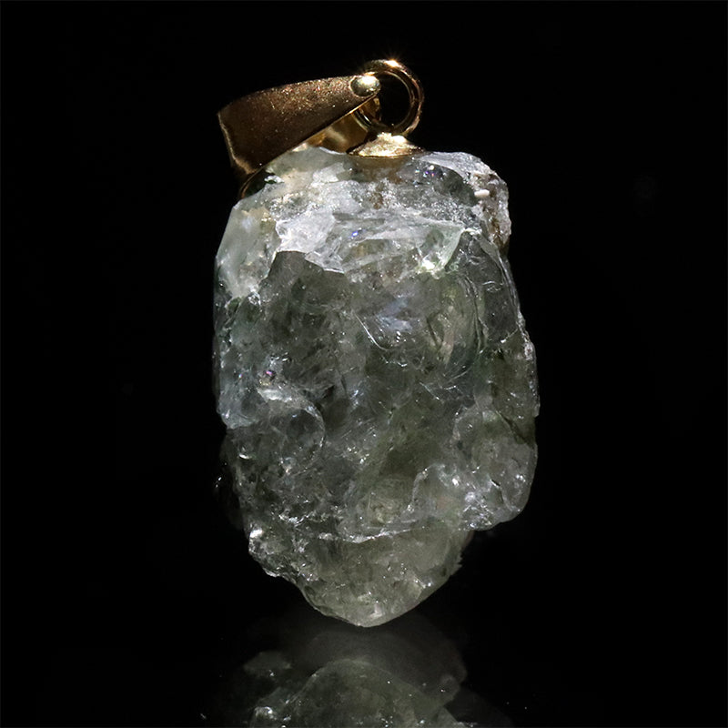 フェナカイト＜ロシア産＞　原石　約5.8～9.5×7～16mm　K18　ゴールド　ペンダントトップ　ランダム発送 [co-g2918]