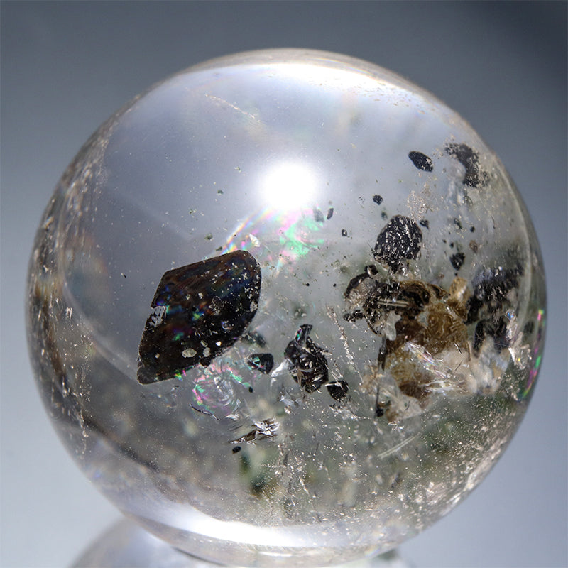 【一点物】ヘマタイト入りマニハール水晶＜インド/マニハール地方産＞　ヒマラヤ水晶　丸玉　 [co-g3092]