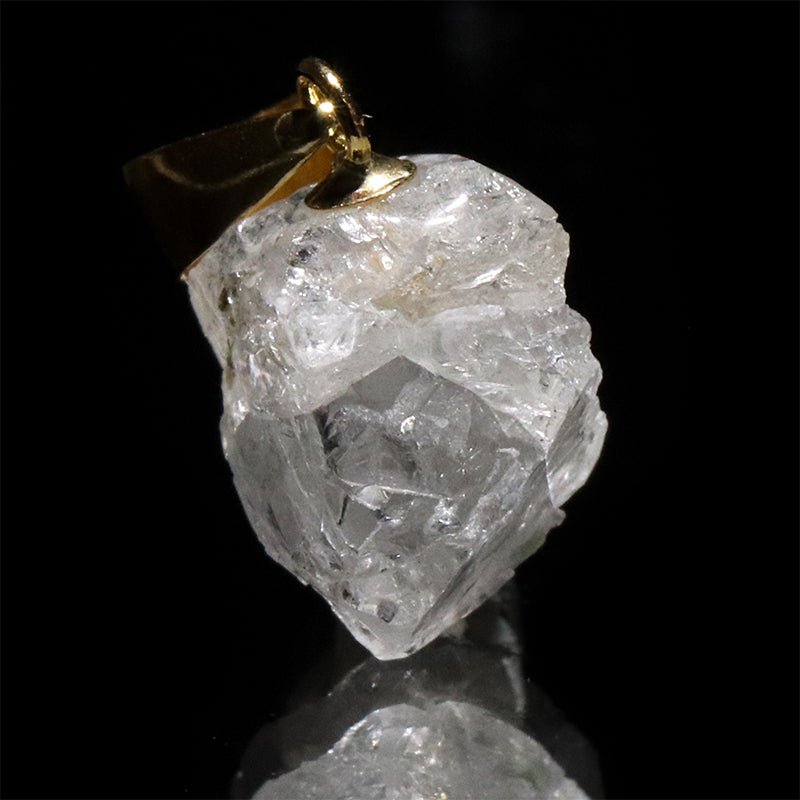 フェナカイト＜ロシア産＞　原石　約5.8～9.5×7～16mm　K18　ゴールド　ペンダントトップ　ランダム発送 [co-g2918]