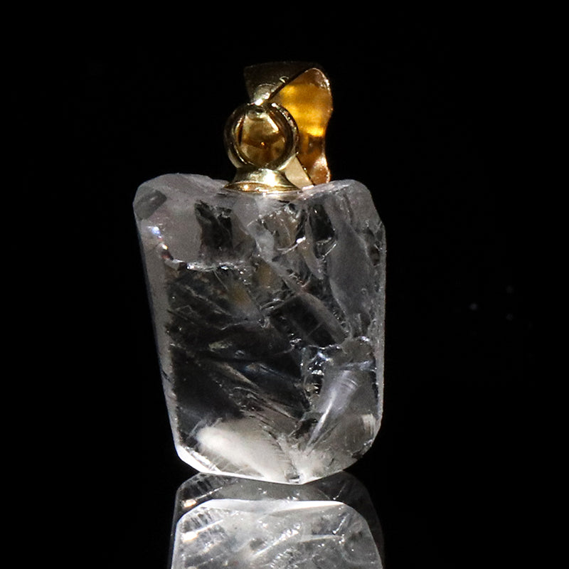 フェナカイト＜ロシア産＞　原石　約5.8～9.5×7～16mm　K18　ゴールド　ペンダントトップ　ランダム発送 [co-g2918]