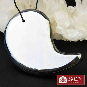 【ことほぎ】かっさプレート　テラヘルツ　勾玉型かっさ（KMG-002）  [he-g2007]