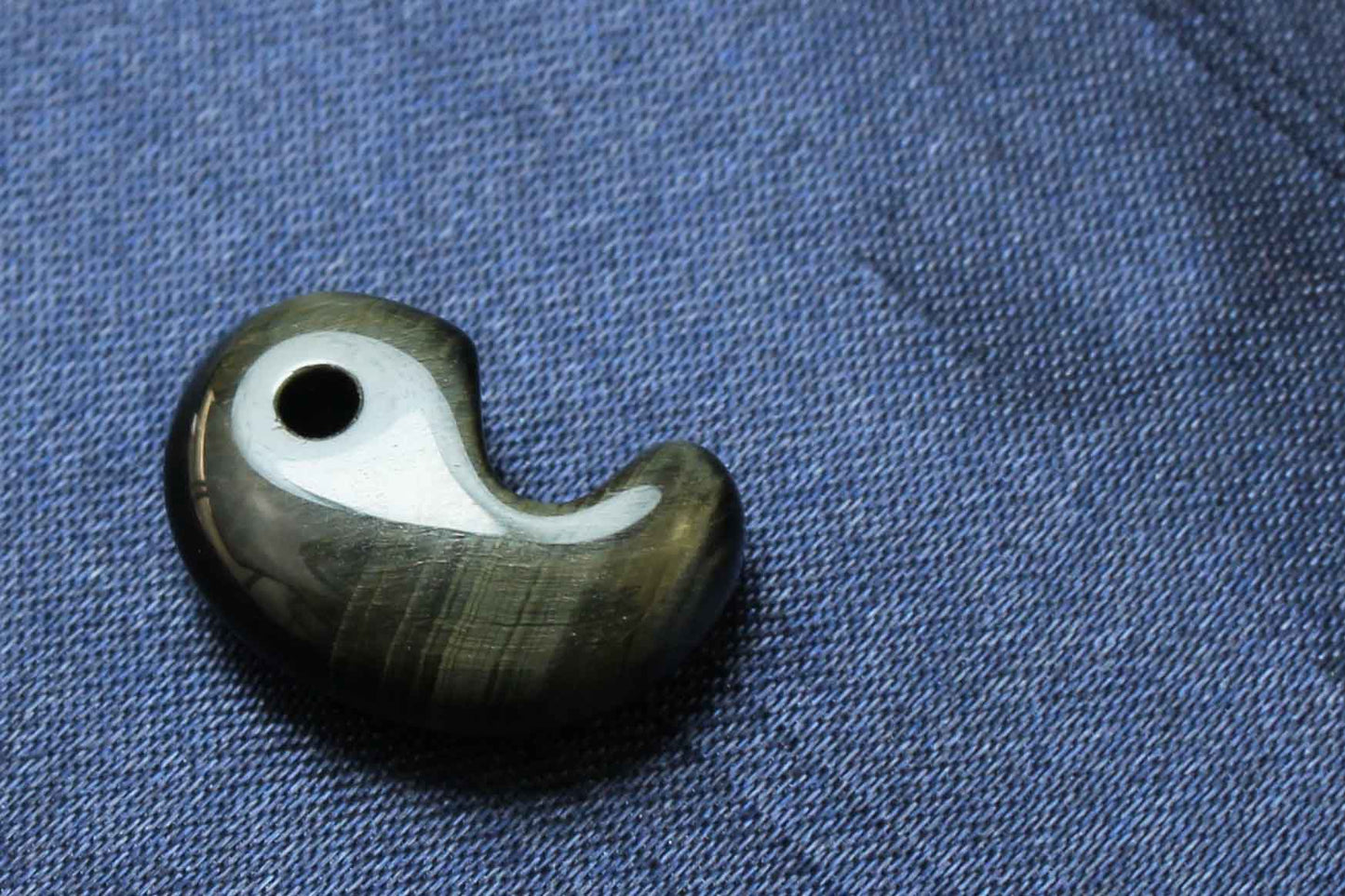 勾玉　ブルータイガーアイ　約11×16mm  [ma-g0028]