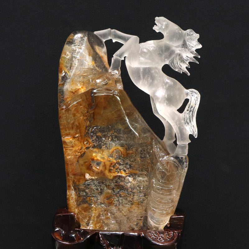 【動画】【一点物】彫り物　リモナイトインクォーツ　馬　ブラジル産　干支　午　台付き  [co-g1723]