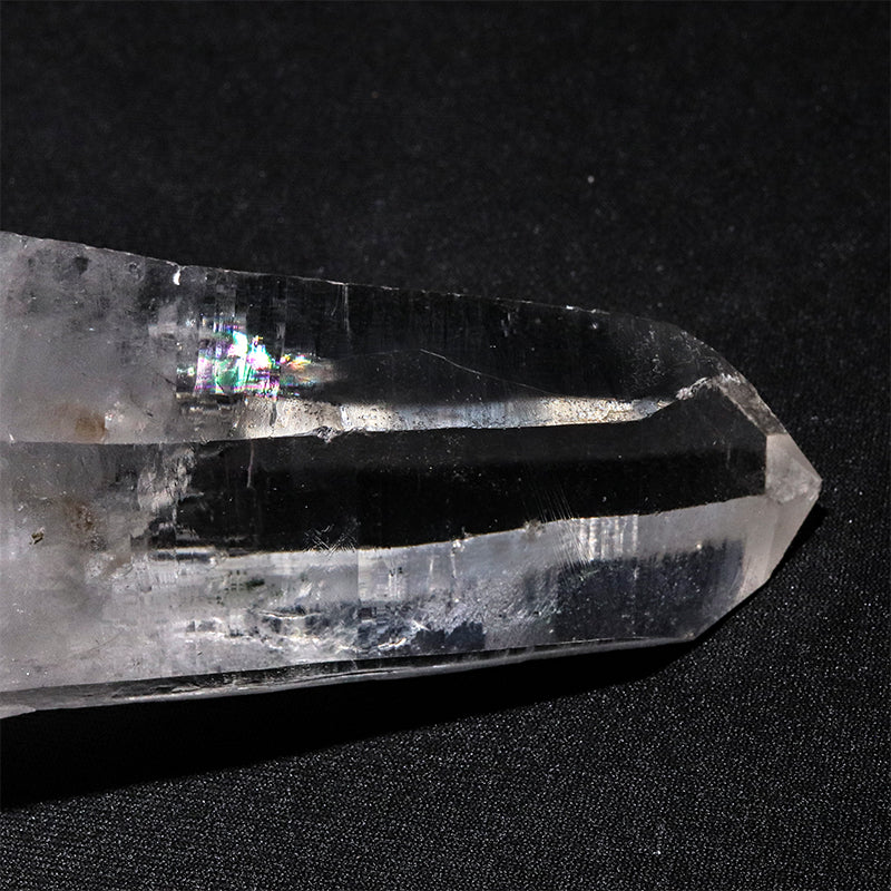 ファントム入り水晶＜ヒマラヤ産＞　原石　台座付き　 [co-g3087]