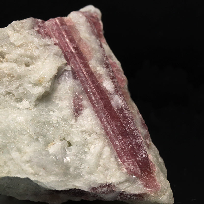 原石　ピンクトルマリン＜ブラジル産＞　約110g　ランダム発送  [co-g1797]