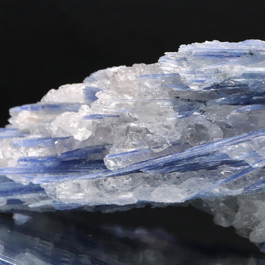 【一点物】原石　カイヤナイト＜ブラジル産＞　約330g  [co-g1815]