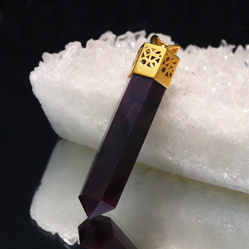 ペンダントトップ　スギライト＜南アフリカ産＞　ポイント型　Silver925　ゴールド  [co-g1824]