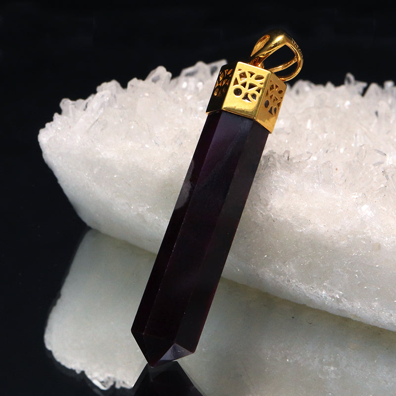 ペンダントトップ　スギライト＜南アフリカ産＞　ポイント型　Silver925　ゴールド  [co-g1827]