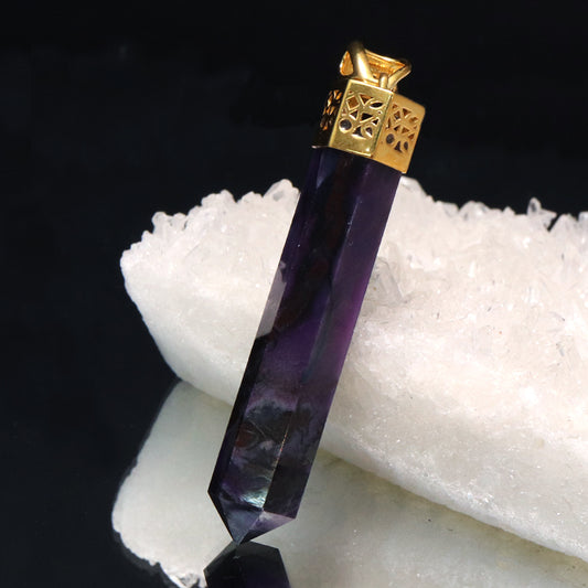 ペンダントトップ　スギライト＜南アフリカ産＞　ポイント型　Silver925　ゴールド  [co-g1830]