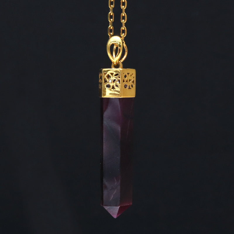 ペンダントトップ　スギライト＜南アフリカ産＞　ポイント型　Silver925　ゴールド  [co-g1826]