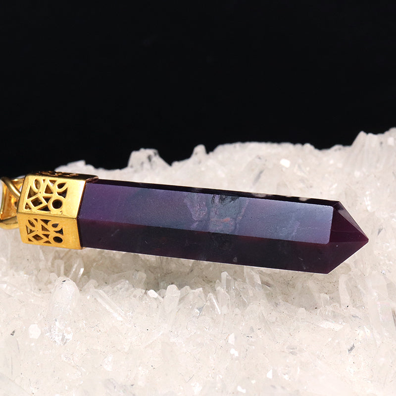 ペンダントトップ　スギライト＜南アフリカ産＞　ポイント型　Silver925　ゴールド  [co-g1826]