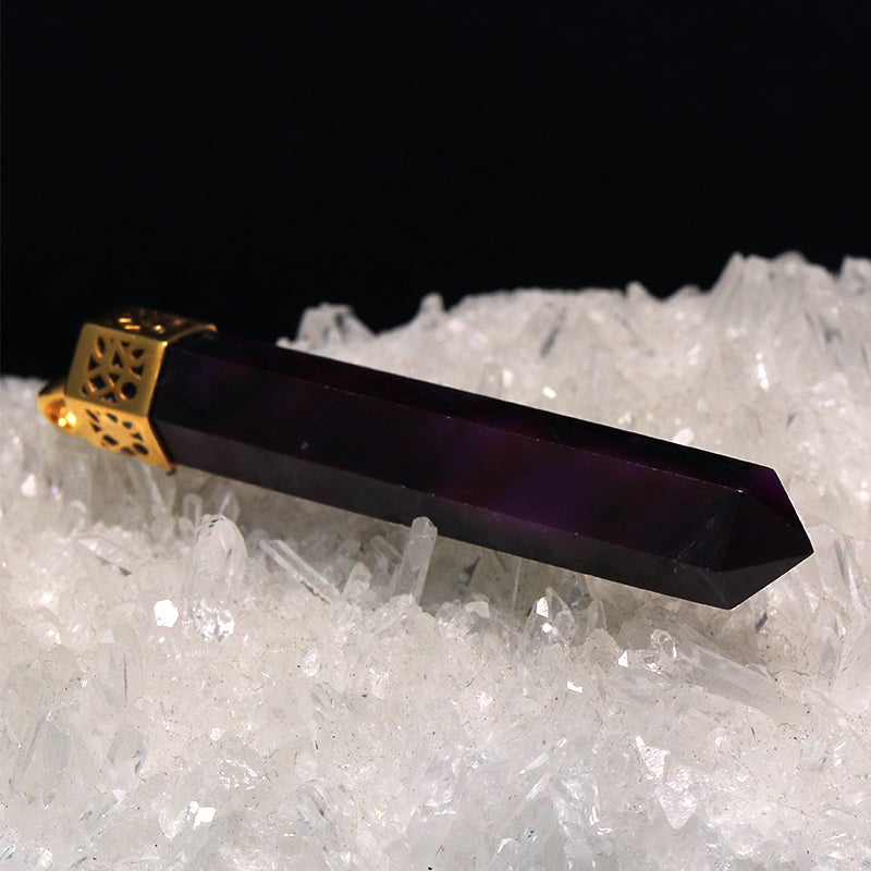 ペンダントトップ　スギライト＜南アフリカ産＞　ポイント型　Silver925　ゴールド  [co-g1831]