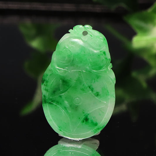 ペンダントトップ　天然翡翠＜ミャンマー産＞　古銭×ヒキュウ　約17.5×26.6mm [co-g0947]