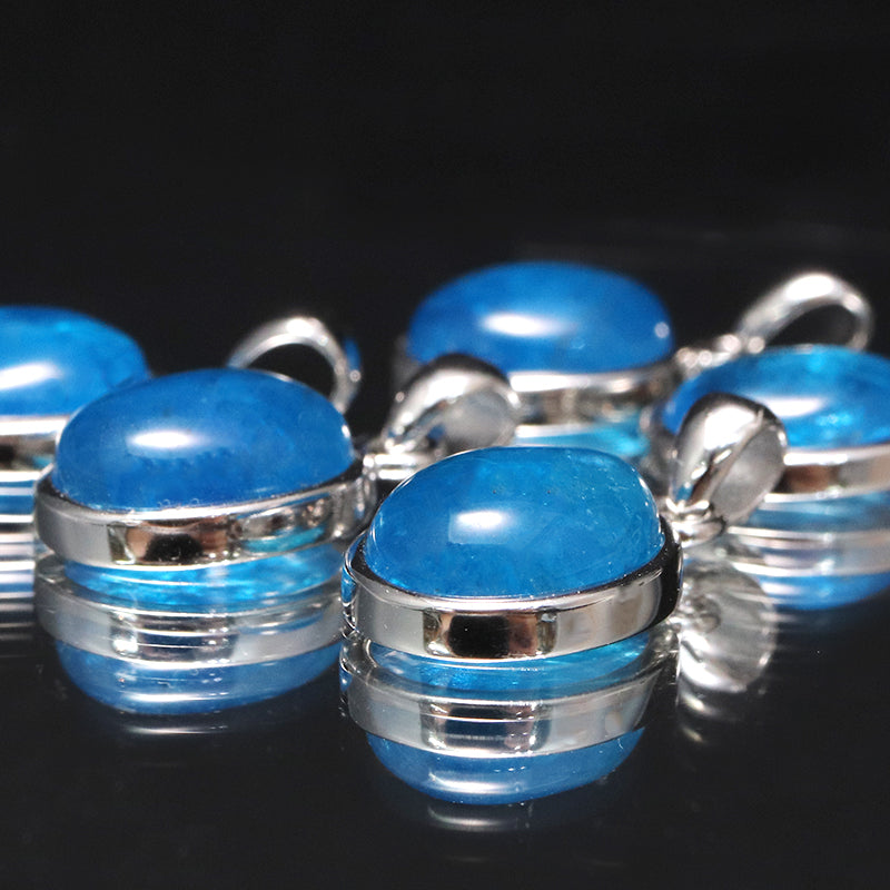 【現品限り】ペンダントトップ　アパタイト＜インド産＞　オーバル型　約9×11mm　silver925　シルバー [co-g1834]