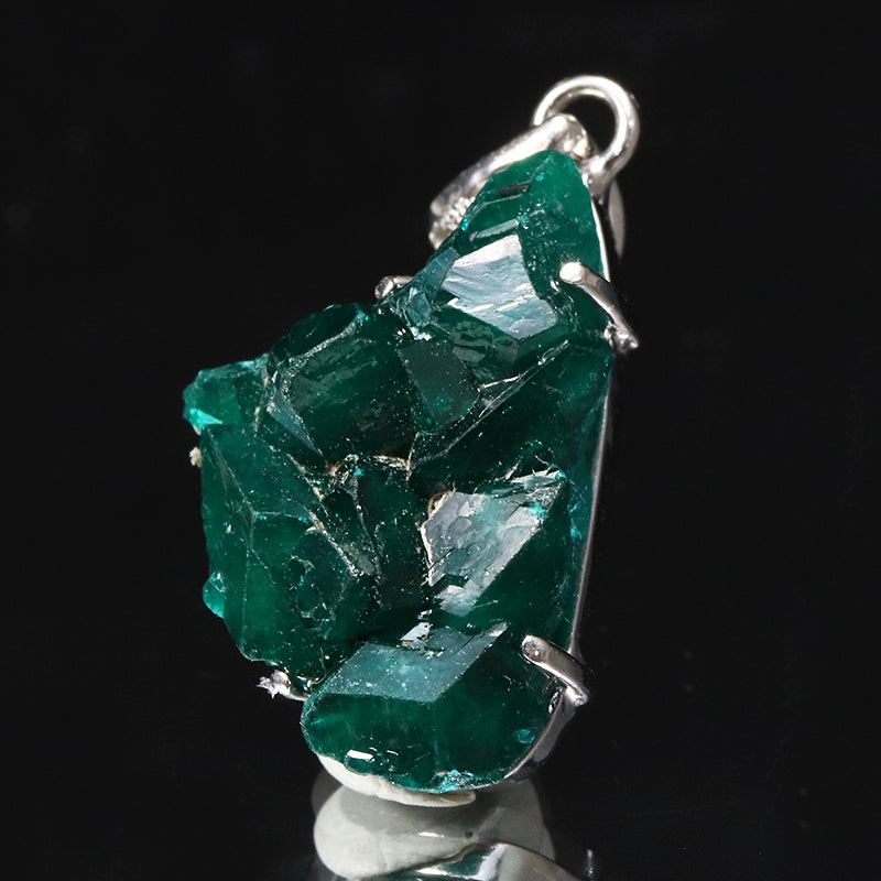 【現品限り】ペンダントトップ　ダイオプテーズ＜インド産＞　約15～20×約18～20mm　silver925　シルバー　ランダム発送 [co-g1836]