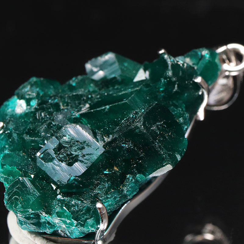 【現品限り】ペンダントトップ　ダイオプテーズ＜コンゴ産＞　約15×32mm　silver925　シルバー　ランダム発送 [co-g1838]