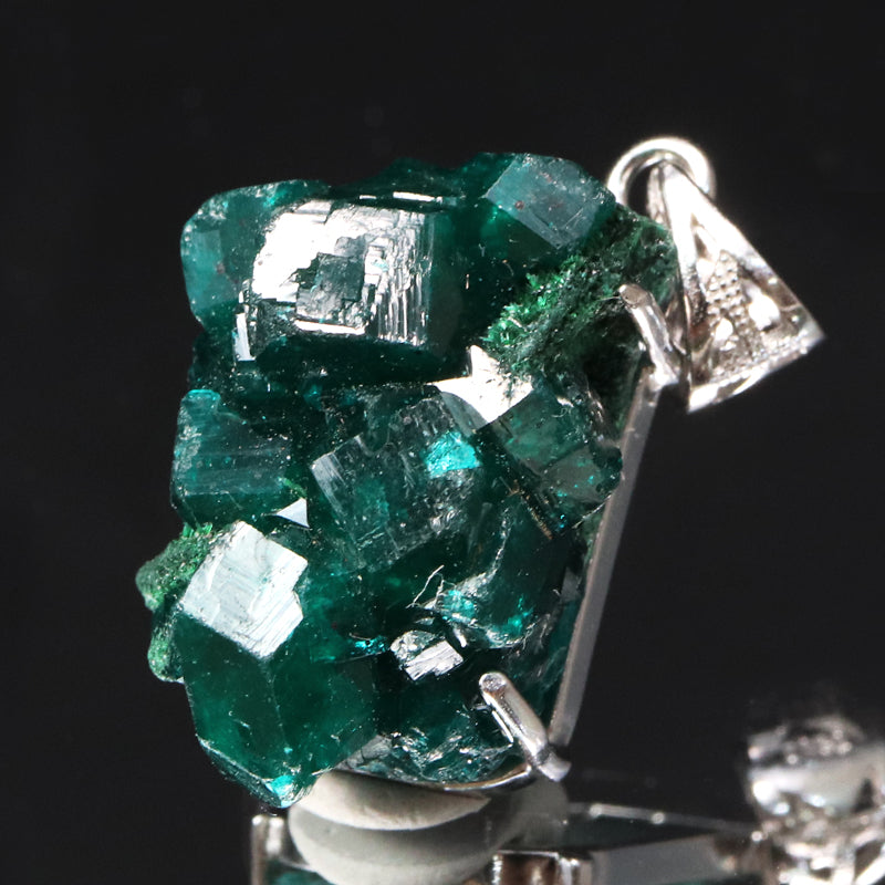 【現品限り】ペンダントトップ　ダイオプテーズ＜コンゴ産＞　約15～22×約22～25mm　silver925　シルバー　ランダム発送 [co-g1839]