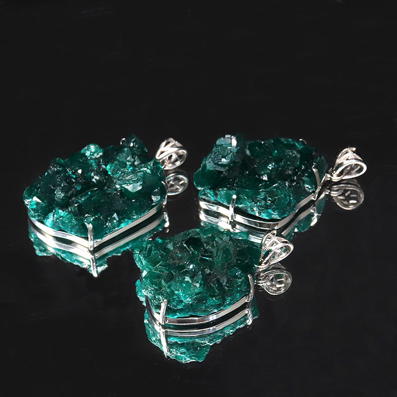 【現品限り】ペンダントトップ　ダイオプテーズ＜コンゴ産＞　約20～25×約23～30mm　silver925　シルバー　ランダム発送 [co-g1840]