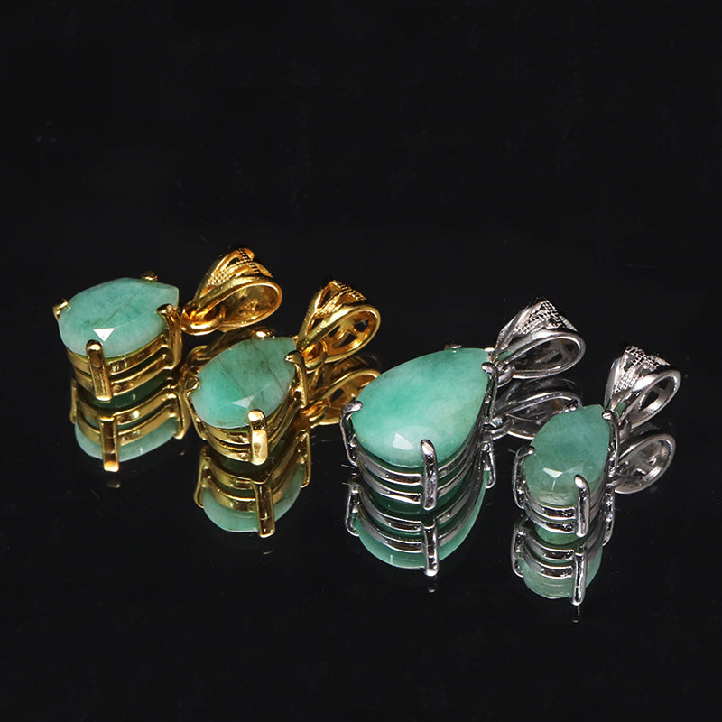 【対象商品10点以上ご購入で30％OFF/決済時に自動割引】ペンダントトップ　エメラルド＜ブラジル産＞　ドロップカット　約5～8×約7～11mm　Silver925  [co-g1851]