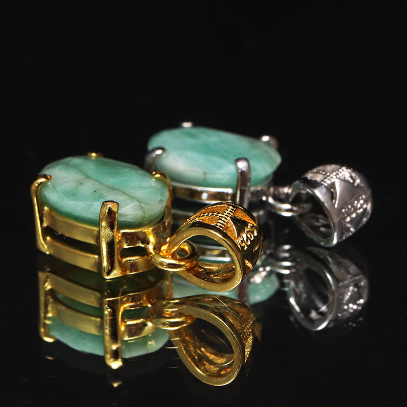 【対象商品10点以上ご購入で30％OFF/決済時に自動割引】ペンダントトップ　エメラルド＜ブラジル産＞　オーバルカット　約6～8×約7～10mm　Silver925  [co-g1853]