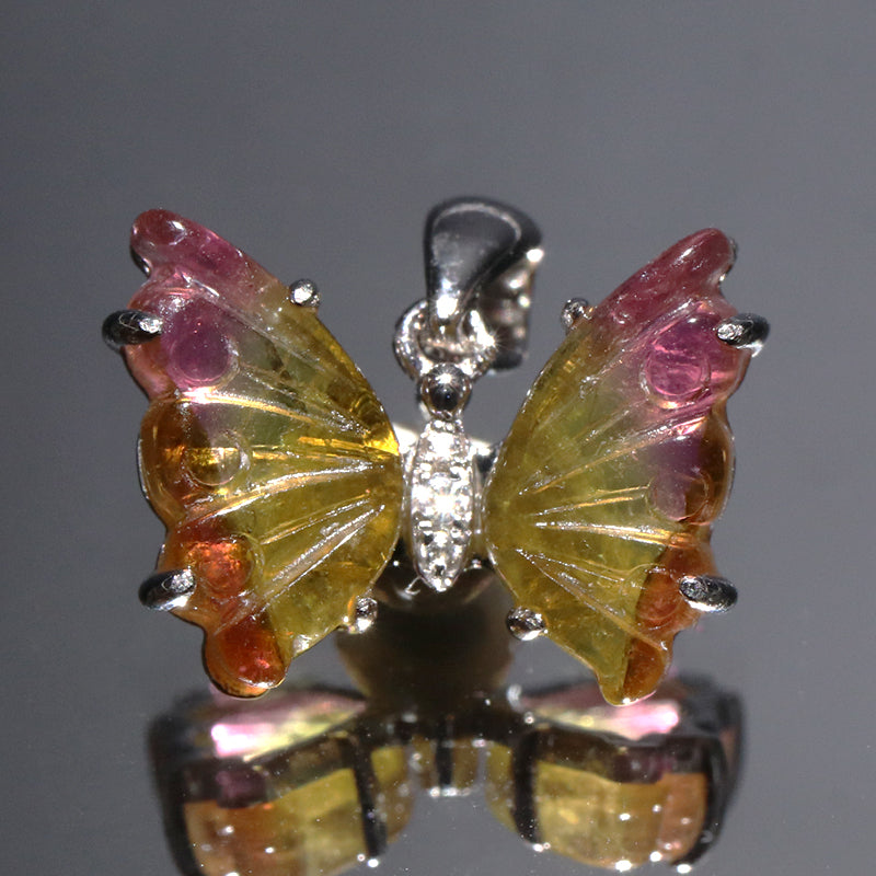 【現品限り】トルマリン＜ブラジル産＞ 　蝶々　約14.5×10mm　トップ　Silver925　 [co-g2538]