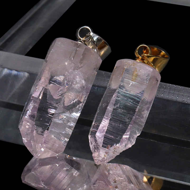 【対象商品10点以上ご購入で30％OFF/決済時に自動割引】ペンダントトップ　ベラクルスアメジスト＜メキシコ産＞　不定形　約8～11mm×約12～23mm　ステンレス製　ケース付き  [co-g1894]