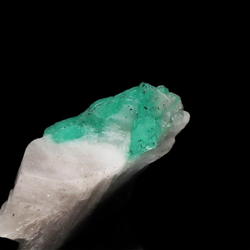 原石　エメラルド　コロンビア産　約5ｇ　ランダム発送　ケース付き [co-g1900]