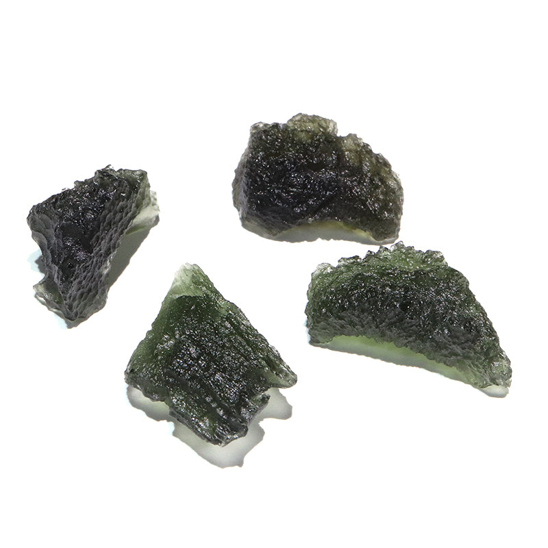 原石　モルダバイト　チェコ産　約4.2～4.4ｇ　ランダム発送　ケース付き  [co-g1903]