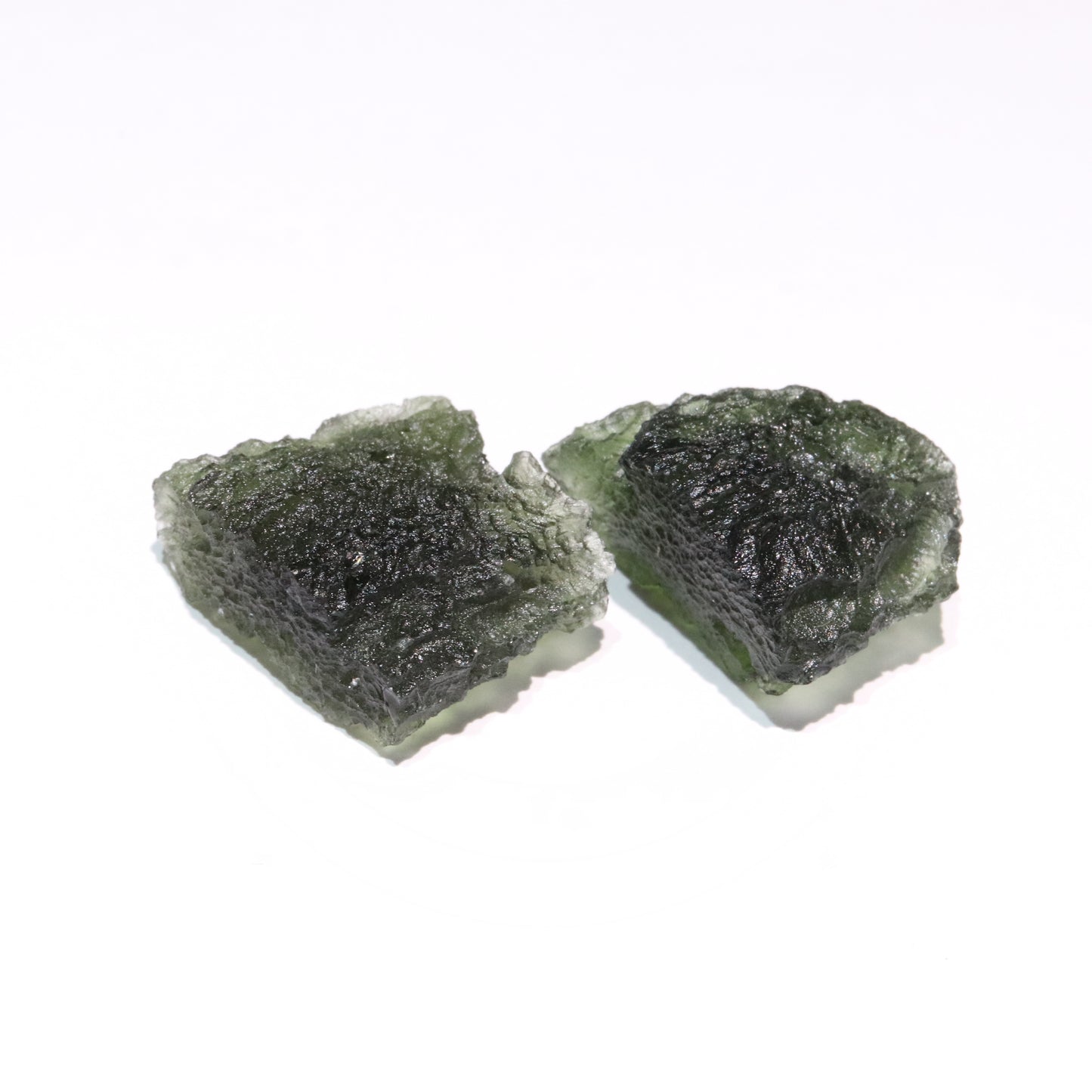 原石　モルダバイト　チェコ産　約5.1～5.2ｇ　ランダム発送　ケース付き  [co-g1905]