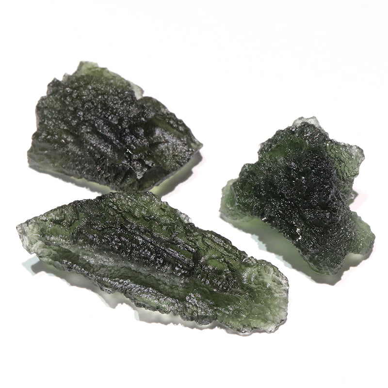 原石　モルダバイト　チェコ産　約5.3～5.4ｇ　ランダム発送　ケース付き  [co-g1906]