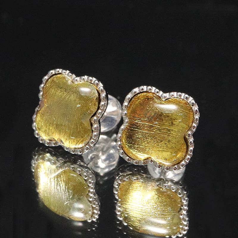 【割引不可】ピアス　ギベオン＜ナミビア産＞　クローバー　約10mm　Silver925 [co-g1910]