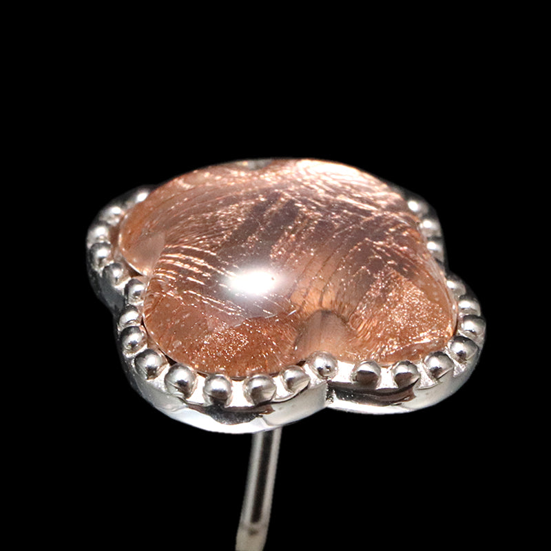 【割引不可】ピアス　ギベオン＜ナミビア産＞　クローバー　約10mm　Silver925 [co-g1910]