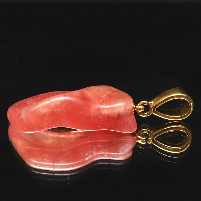 【対象商品10点以上ご購入で30％OFF/決済時に自動割引】ペンダントトップ　インカローズ＜アルゼンチン産＞　原石　約15.5mm×約29.5mm　手磨き　ステンレス製　ゴールド　  [co-g1920]