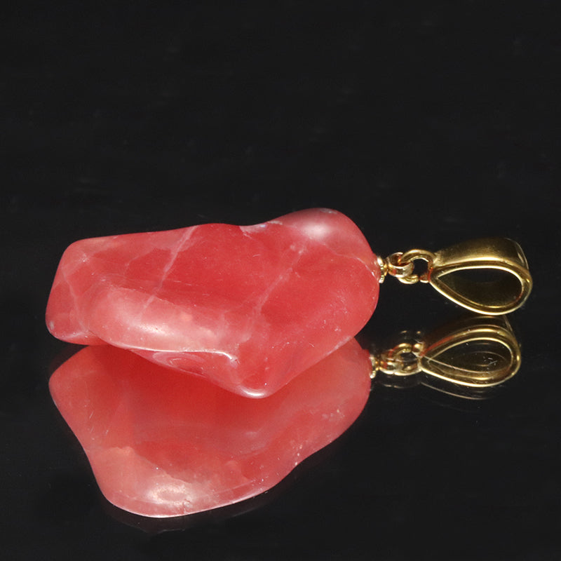 【対象商品10点以上ご購入で30％OFF/決済時に自動割引】ペンダントトップ　インカローズ＜アルゼンチン産＞　原石　約21.5mm×約31.5mm　手磨き　ステンレス製　ゴールド　  [co-g1931]