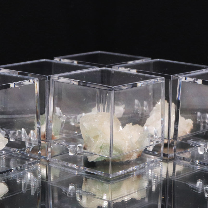 原石　アポフィライト　インド産　ケース入り　ランダム発送  [co-g1946]