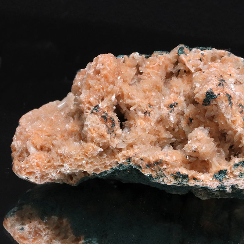 【特別価格】原石　グリーンアポフィライト×スティルバイト×オレンジヒューランダイト　共生鉱　インド産　  [co-g1953]